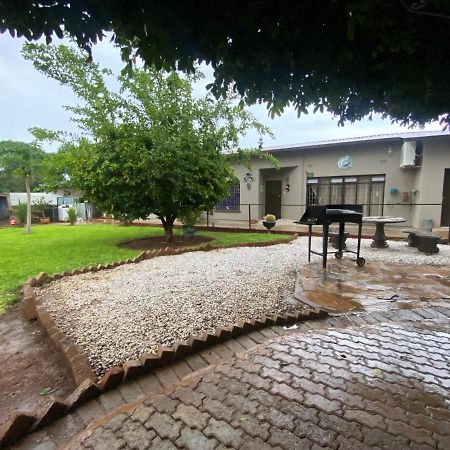 צומב El-Kole Bed And Breakfast מראה חיצוני תמונה