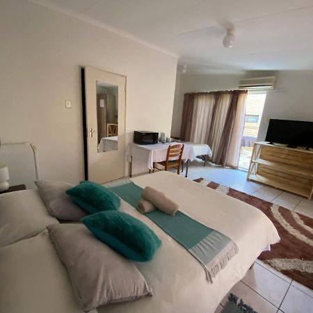 צומב El-Kole Bed And Breakfast מראה חיצוני תמונה